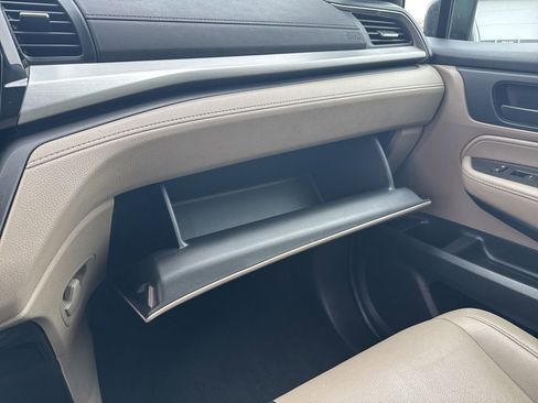 Used 2018 Honda Odyssey EX-L image 25