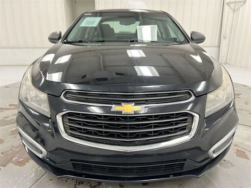 Used 2015 Chevrolet Cruze LS image 29