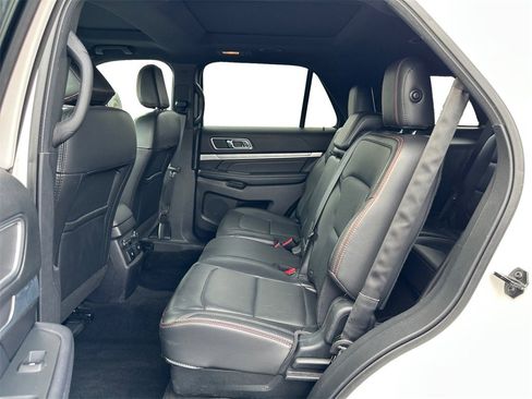 Used 2018 Ford Explorer Sport image 10