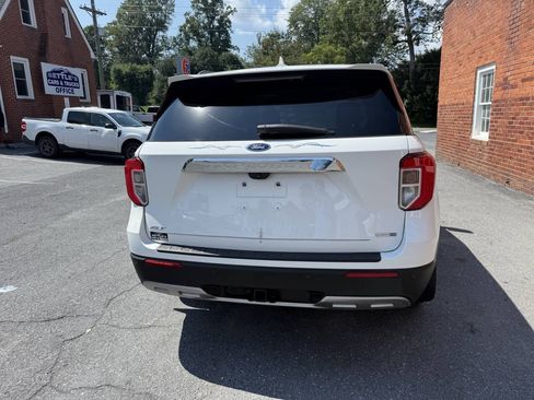 Used 2020 Ford Explorer XLT w/ Equipment Group 202A AWD/4WD image 6
