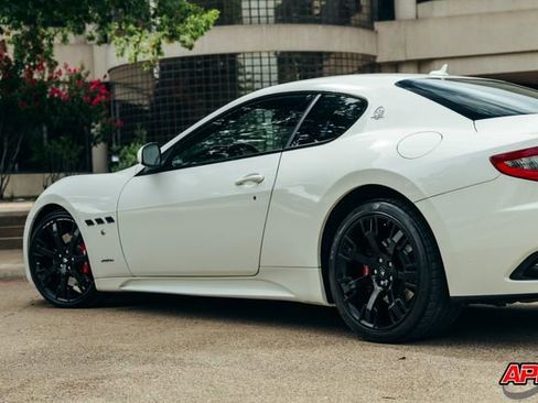 Used 2013 Maserati GranTurismo Sport image 49