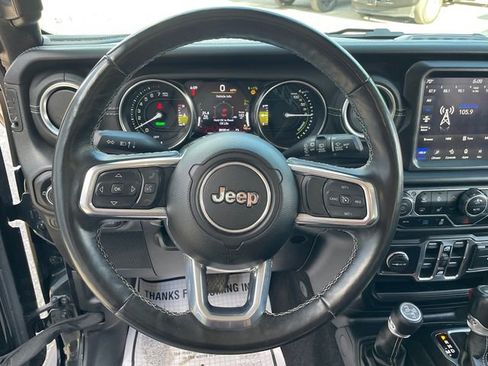 Used 2023 Jeep Wrangler Unlimited Sahara w/ Cold Weather Group AWD/4WD image 19