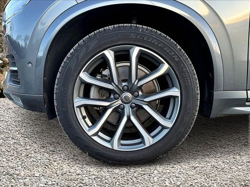 Used 2019 Volvo XC90 T6 Momentum w/ Advanced Package image 8