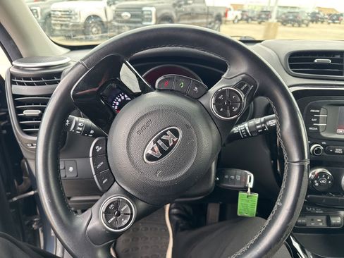 Used 2016 Kia Soul ! image 12