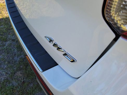 Used 2022 Ford Explorer Platinum w/ Equipment Group 601A image 8