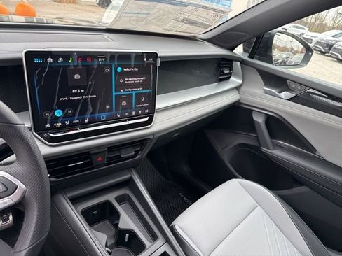 New 2026 Volkswagen Tiguan SE R-Line image 40