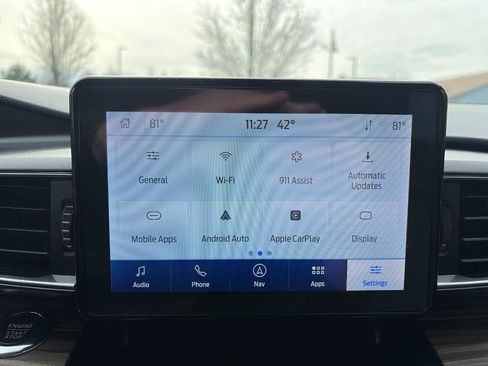 Used 2023 Ford Explorer Limited image 22