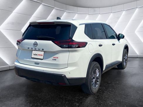 Used 2024 Nissan Rogue S AWD/4WD image 4