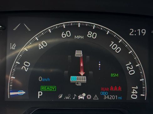 Used 2025 Toyota RAV4 LE AWD/4WD image 30