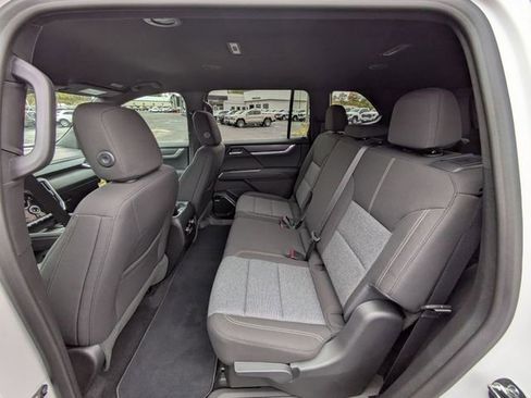 New 2026 GMC Acadia Elevation image 30