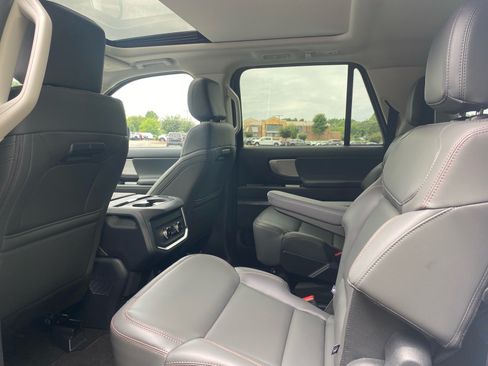 Used 2025 Ford Expedition Max Active AWD/4WD image 19
