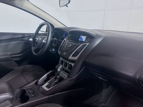 Used 2013 Ford Focus SE w/ SE Winter Pkg FWD image 32