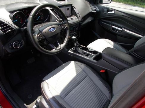Used 2017 Ford Escape SE w/ Equipment Group 201A AWD/4WD image 26