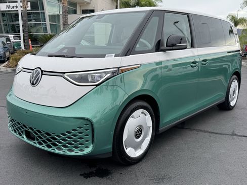 Used 2025 Volkswagen ID. Buzz 1st Edition image 5