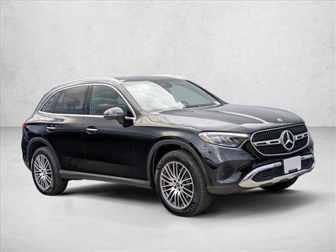Certified 2025 Mercedes-Benz GLC 300 image 6