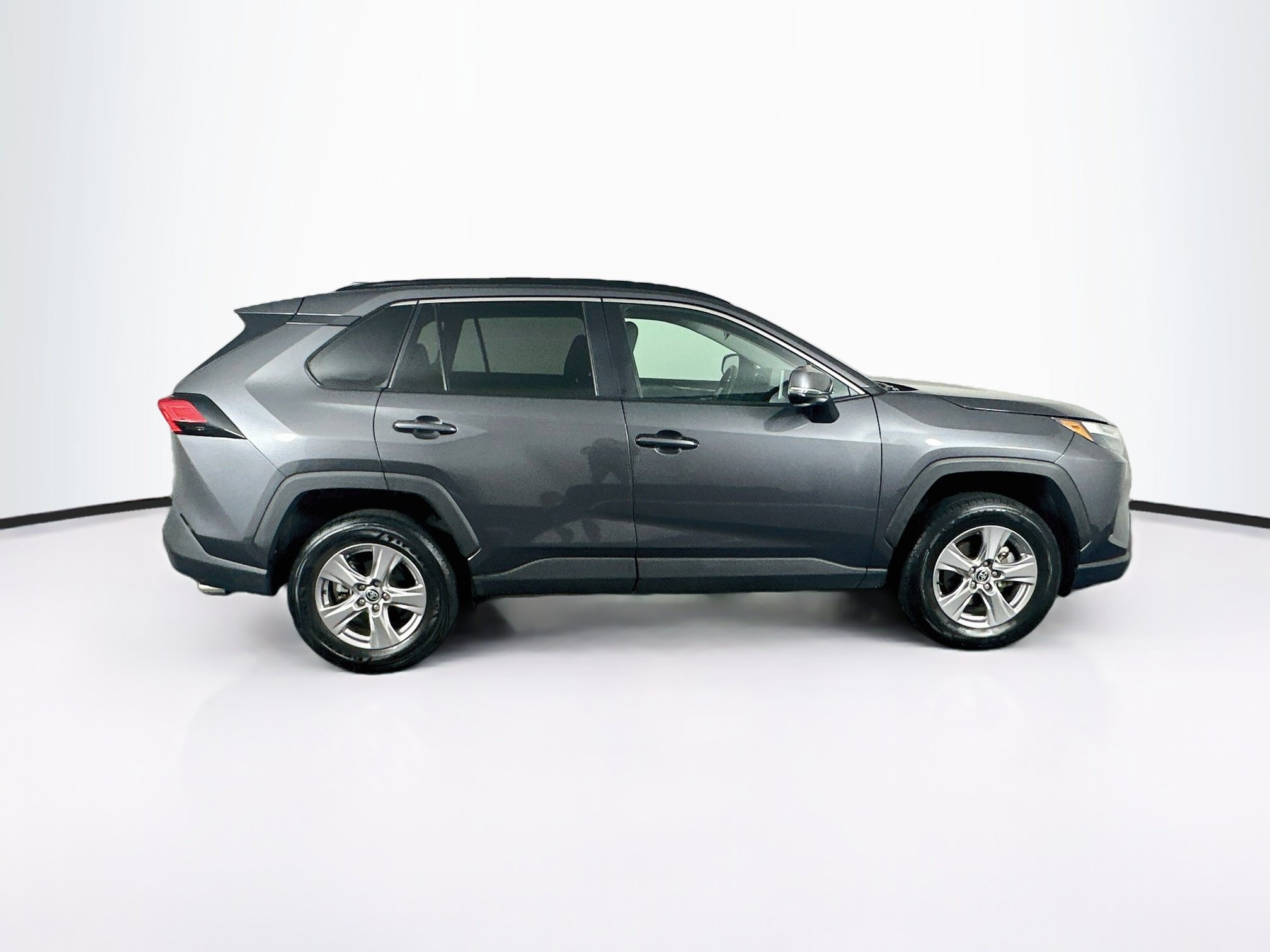 Used 2025 Toyota RAV4 XLE AWD/4WD image 10