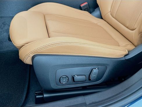New 2026 BMW 330i xDrive Sedan w/ M Sport Package AWD/4WD image 21