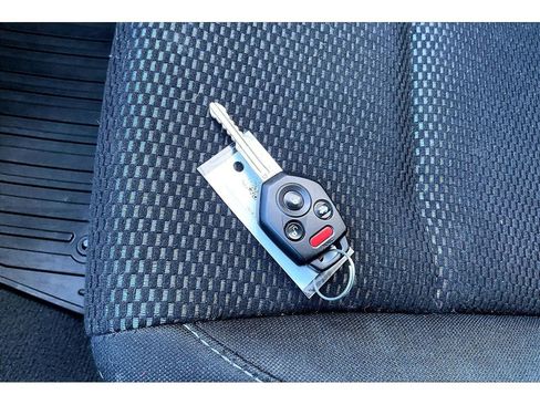 Used 2017 Subaru Outback 2.5i Premium image 31