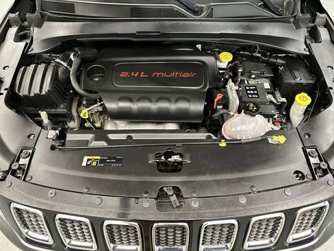 Used 2018 Jeep Compass Latitude w/ Cold Weather Group AWD/4WD image 20