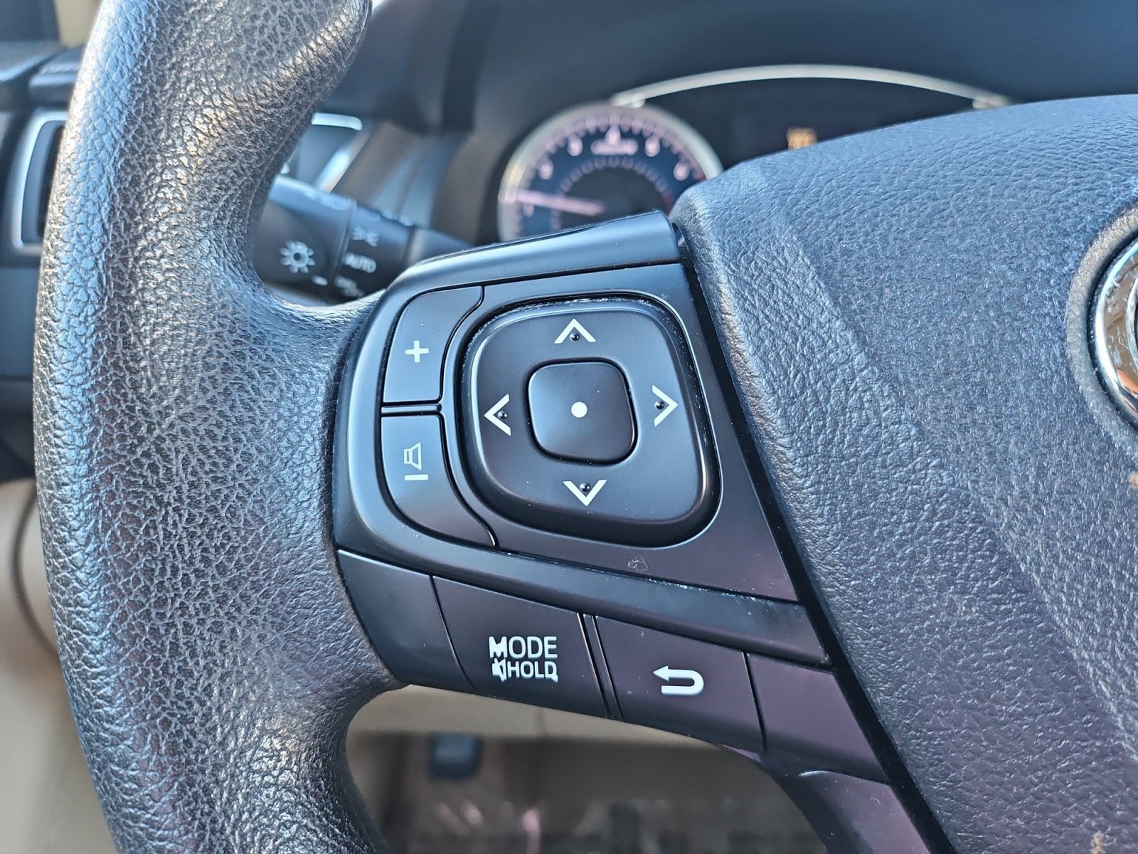 Used 2017 Toyota Camry LE FWD image 27