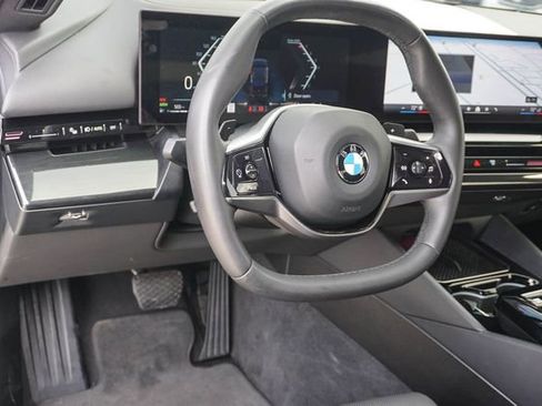 Used 2024 BMW 530i w/ Premium Package RWD image 10