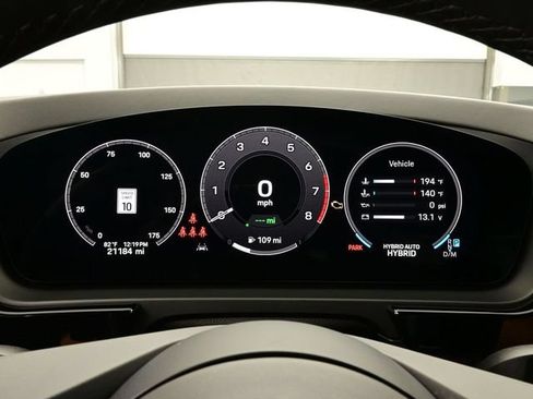 Certified 2024 Porsche Cayenne Coupe AWD/4WD image 9