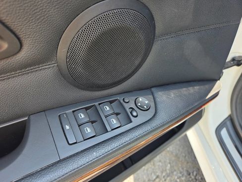 Used 2011 BMW 328i Sedan w/ Premium Pkg RWD image 16