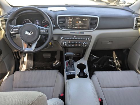 Used 2020 Kia Sportage LX image 11