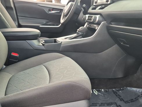 Used 2021 Toyota RAV4 XLE w/ Carpet Mat Package (TMS) FWD image 25