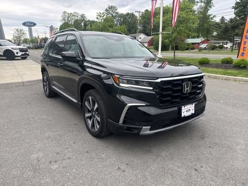 Used 2023 Honda Pilot Touring image 4