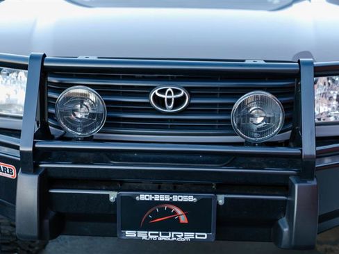 Used 2001 Toyota Land Cruiser AWD/4WD image 20