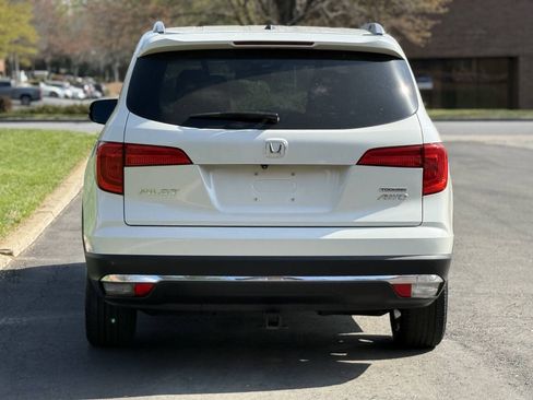 Used 2018 Honda Pilot Touring image 5