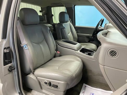 Used 2004 Chevrolet Silverado 3500 LT image 47