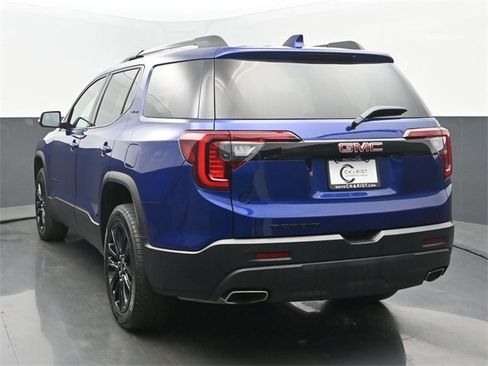Used 2023 GMC Acadia SLE w/ Driver Convenience Package image 4