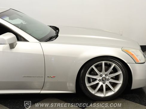 Used 2006 Cadillac XLR V image 28