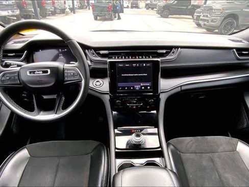 Certified 2023 Jeep Grand Cherokee Altitude image 14