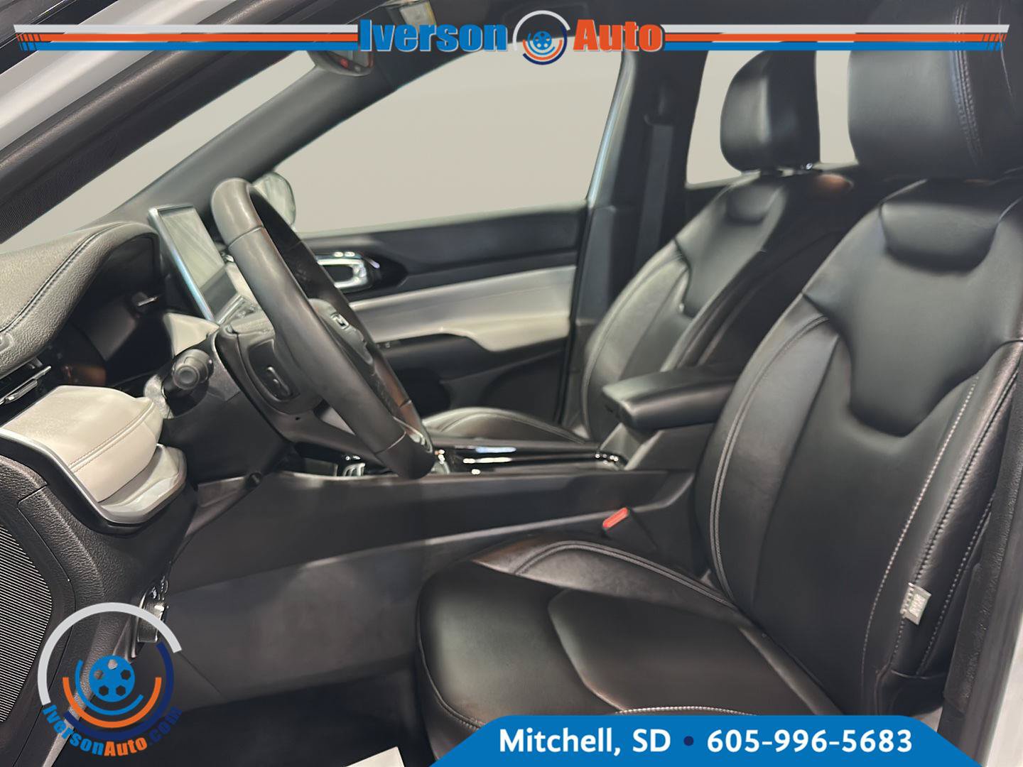 Used 2025 Jeep Compass Limited AWD/4WD image 15