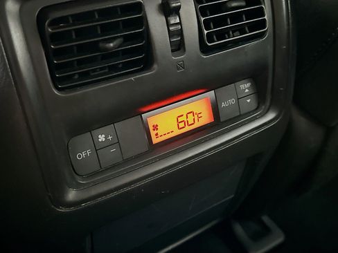 Used 2017 Nissan Pathfinder S image 25