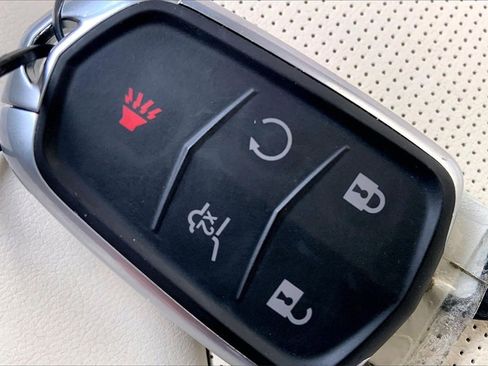 Used 2025 Cadillac XT6 Premium Luxury image 38