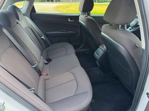Used 2020 Kia Optima LX FWD image 10