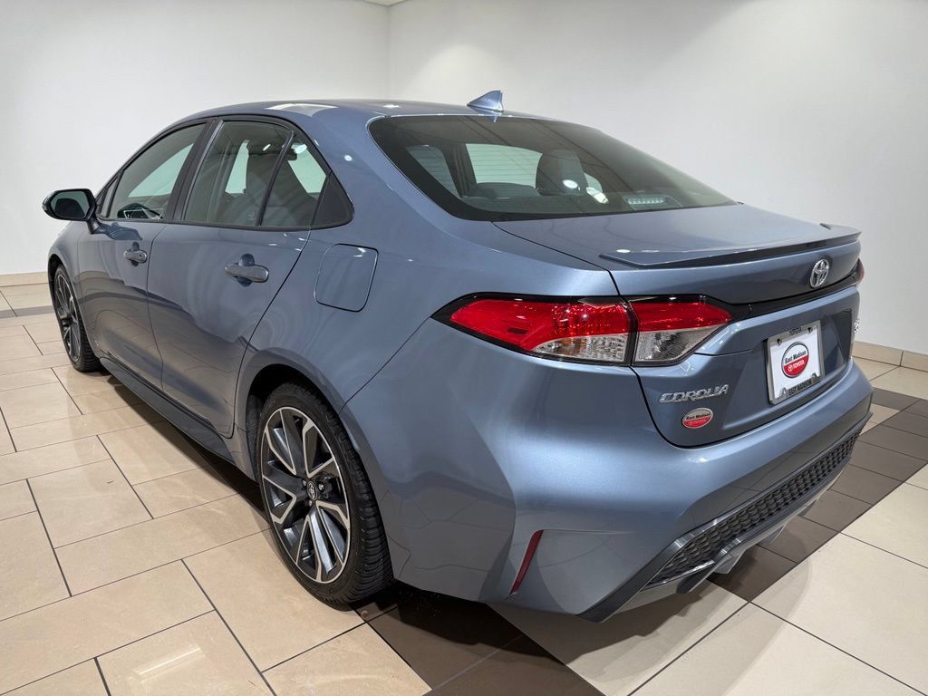 Certified 2021 Toyota Corolla SE FWD image 3