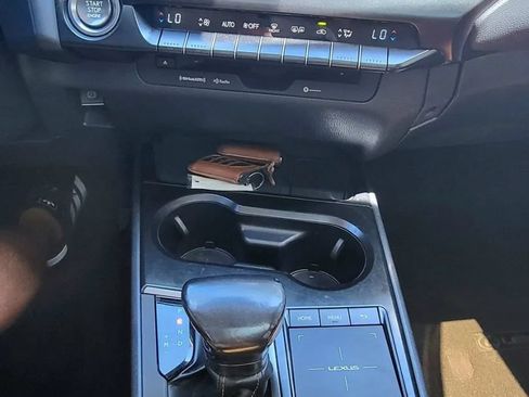 Used 2021 Lexus UX 200 w/ Accessory Package (Z2) FWD image 8