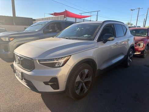 Used 2023 Volvo XC40 B5 Plus w/ Driver Assist Package image 15