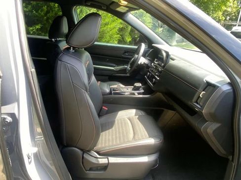 Used 2023 Nissan Pathfinder Rock Creek AWD/4WD image 32