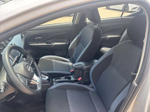 Used 2025 Nissan Versa SV FWD image 34
