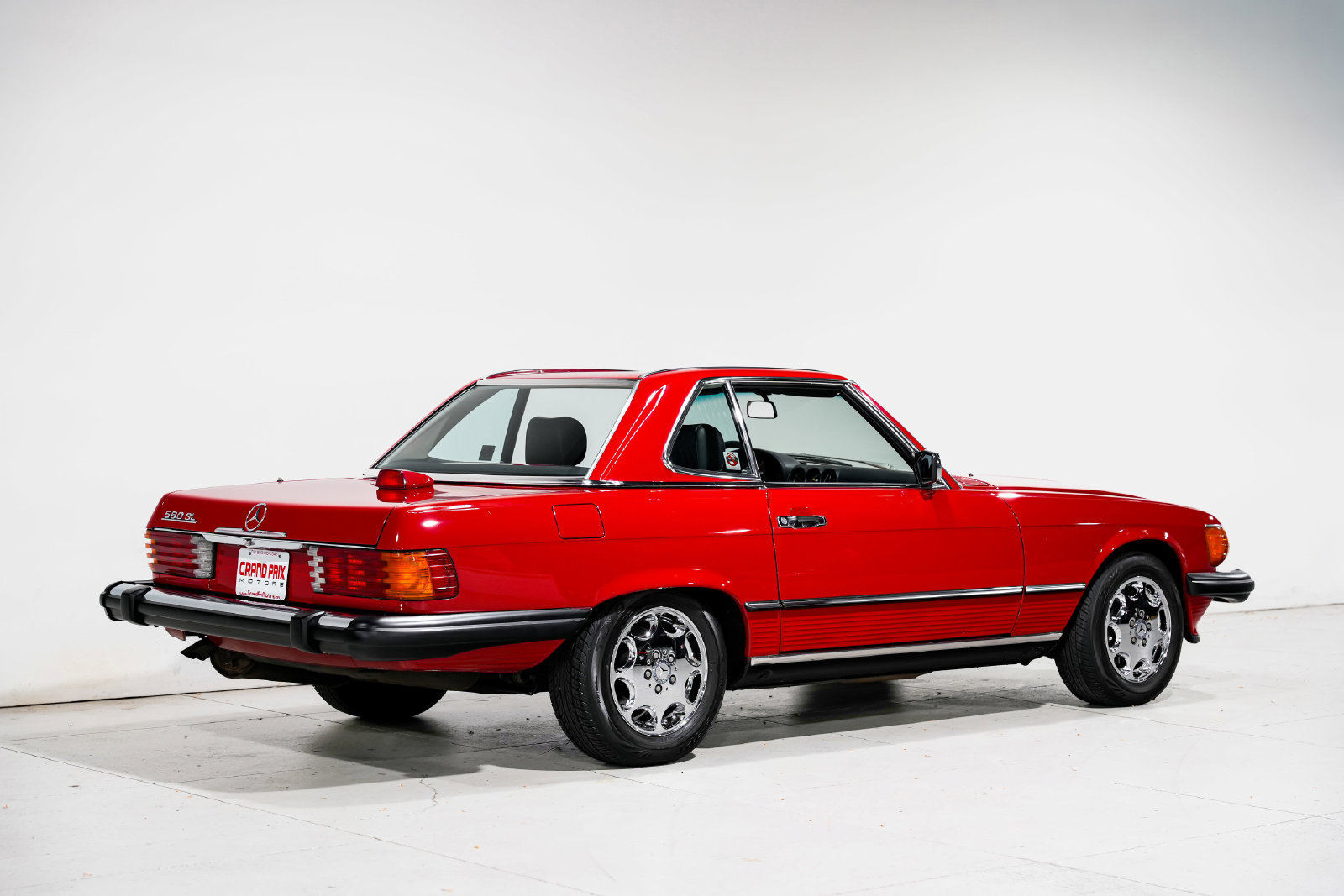 Used 1987 Mercedes-Benz 560 SL image 3