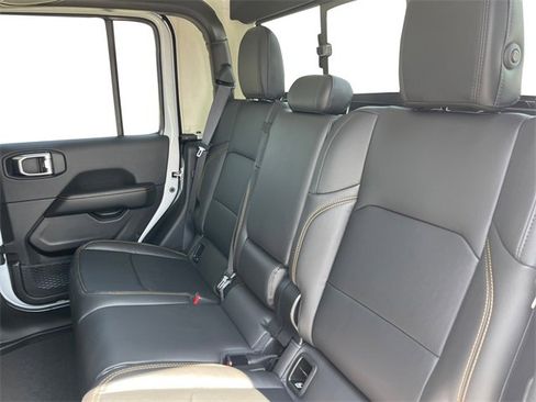 New 2025 Jeep Gladiator Sport image 13