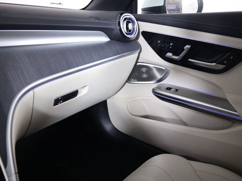 Used 2025 Mercedes-Benz CLE 450 4MATIC Cabriolet image 41