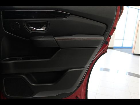 Certified 2025 Honda Pilot TrailSport image 22