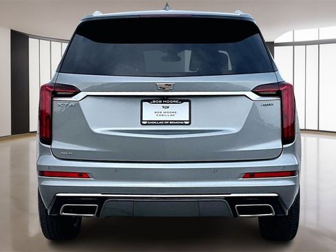 Certified 2025 Cadillac XT6 Premium Luxury image 4